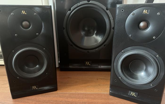 Acoustic Research Status 10 zvucnik i subwoofer Status 25a